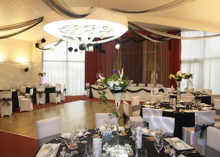 호텔 Greet Castres 3*