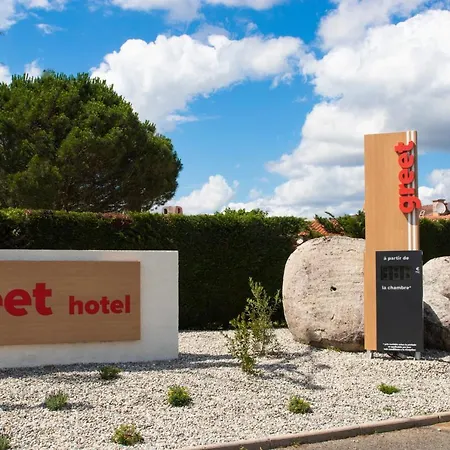 Greet Castres Saix Hotel