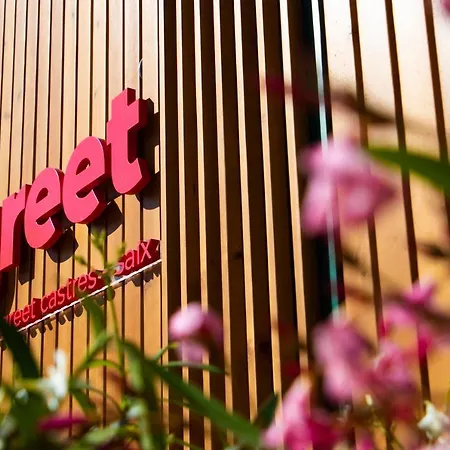 Hotell Greet Castres Saix (Tarn)