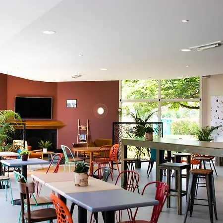 Greet Castres Saix Hotel