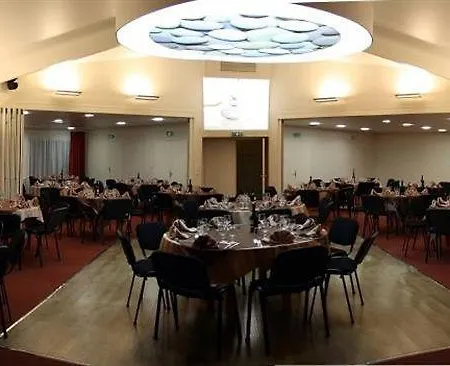 Greet Castres Отель 3*