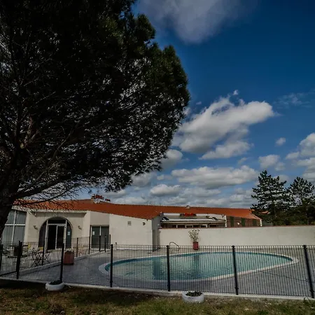 Hotell Greet Castres Saix (Tarn)