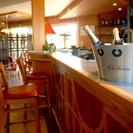 Hotell Greet Castres 3*