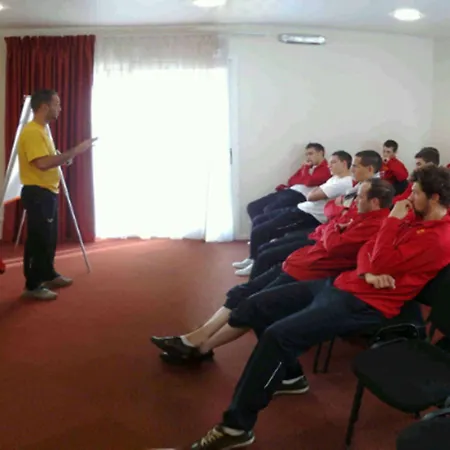 Otel Greet Castres 3*