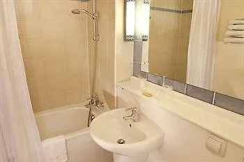 Greet Castres Отель