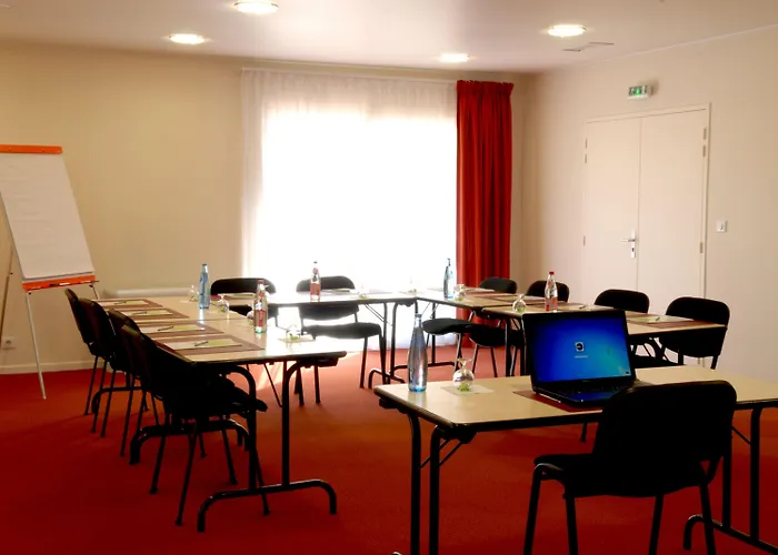 호텔 Greet Castres 3*