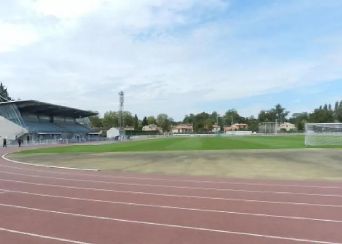 Greet Castres 호텔 3*